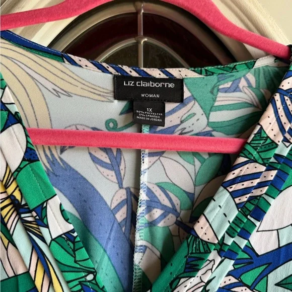 Liz Claiborne Tropical V-Neck Blouse in Green, Blue & White - Picture 3 of 4